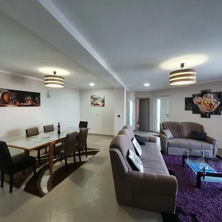 Kroatien * ロヴラン